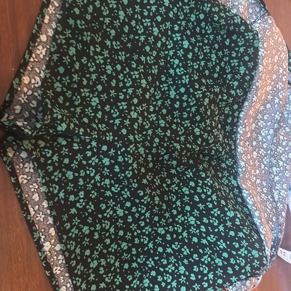 ZARA Green & Black Floral Skort – Size Medium - Picture 2 of 6